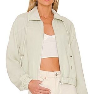 Cropped Jacket in Mint Condition New W/Tags
BLANKNYC
Color:Mint Condition